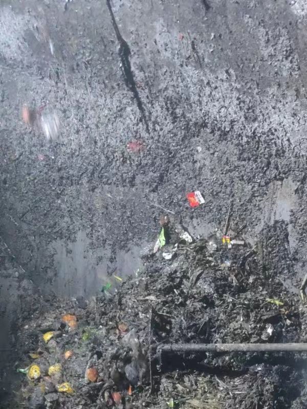 柳河污水池清理